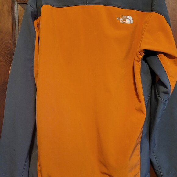 Men's The North Face Jacket - Picture 3 of 3